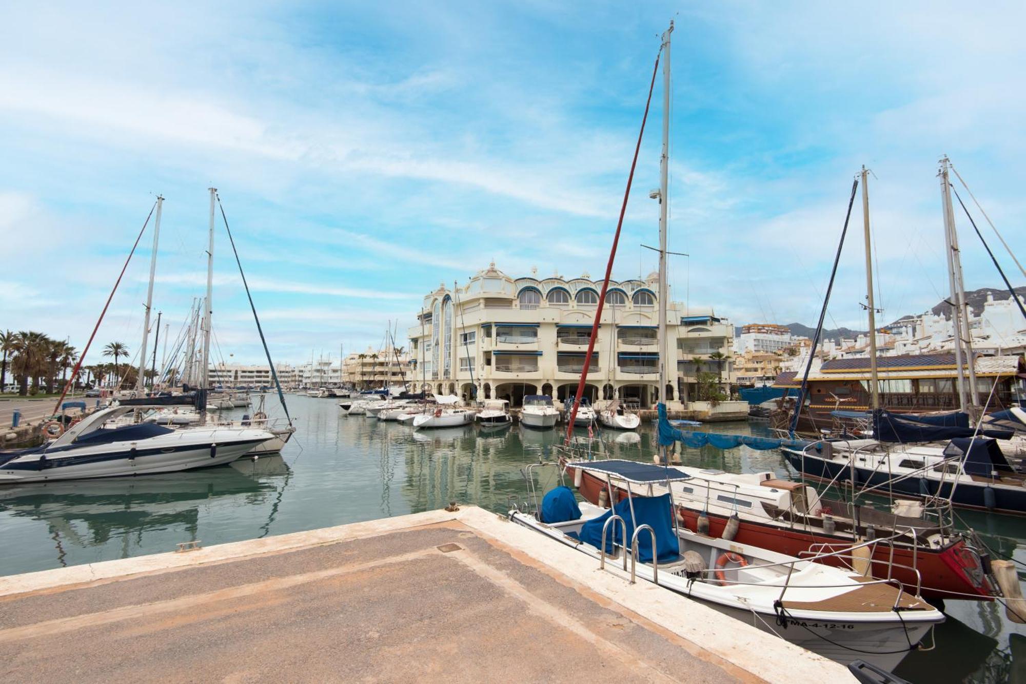 Apartmento En La Pequena Venecia, Puerto Marina بينالماذينا المظهر الخارجي الصورة